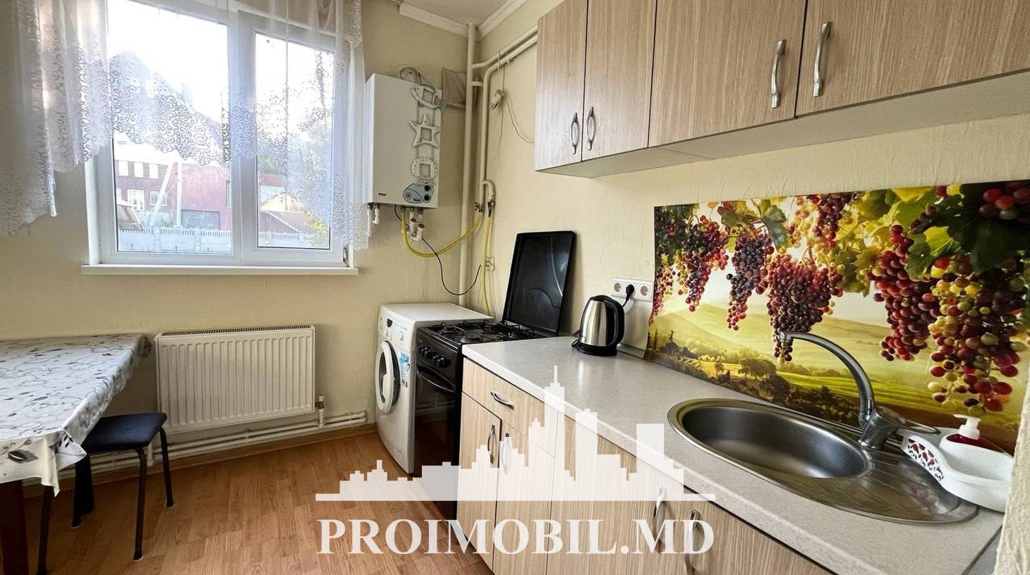 https://images.proimobil.md/ovvDpzj6rSiN559id4U3-yUKN_Sa44yZetngZ63A5t0/watermark:0.75:so:0:30:0.39/resize:fill:1460:816:1/gravity:ce/bG9jYWw6Ly8vZXN0YXRlL2xyLzhjMGNlODllLWFkYWQtNDFhYy1hMzc3LTJhMTQzNmM3OGZlYy5qcGVn