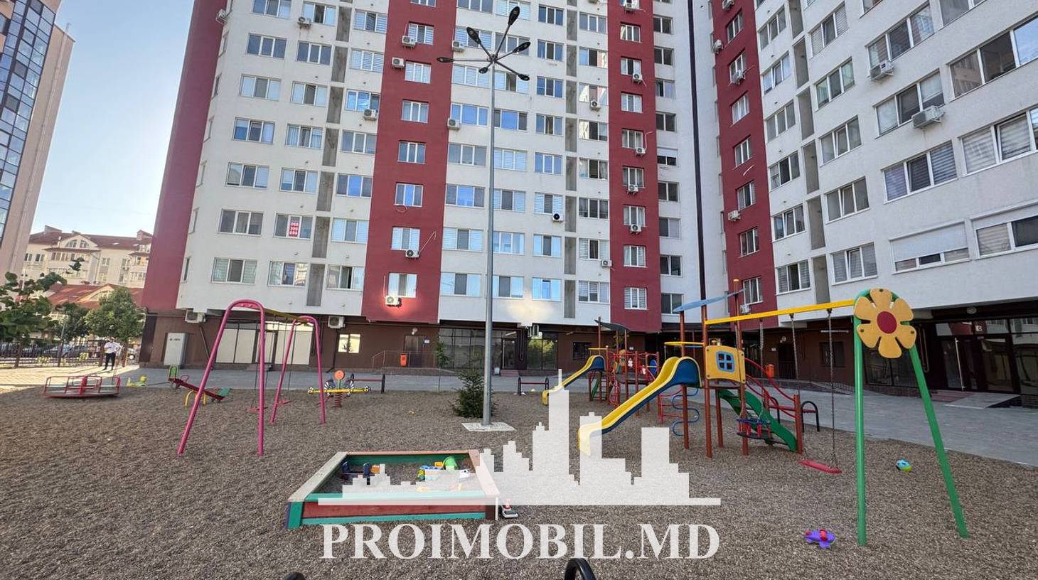 https://images.proimobil.md/owPrRUGFLjR0ZotHr2Z_5fZ_Xq-ibnSBDA2ZepsbiXw/watermark:0.75:so:0:30:0.39/resize:fill:1460:816:1/gravity:ce/bG9jYWw6Ly8vZXN0YXRlL2xyLzFkZDAxOGRmLTg3NTUtNGNhMi04MzFjLTRhMWM0ODRjOTc5YS5qcGVn