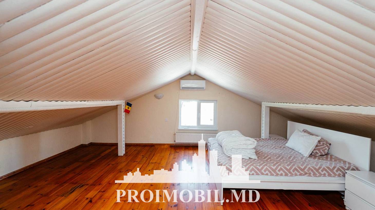 https://images.proimobil.md/oynr7bSSIWgoVR7vHtop3XfbGxzQTXZ3a8RbbKd5i60/watermark:0.75:so:0:30:0.39/resize:fill:1460:816:1/gravity:ce/bG9jYWw6Ly8vZXN0YXRlL2xyLzVkNDRiOGFlLTFhMWQtNDE1NS1iMDUwLTRkNzljY2Q3MzJlMS5qcGVn