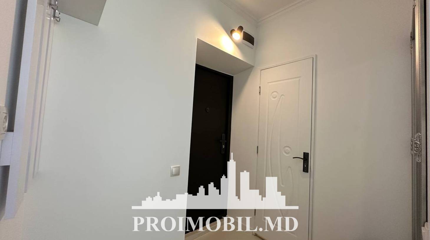 https://images.proimobil.md/oyzi6_E46XcznhqyJ_swHi0QsTTdIchaeHhDh0faQd8/watermark:0.75:so:0:30:0.39/resize:fill:1460:816:1/gravity:ce/bG9jYWw6Ly8vZXN0YXRlL2xyL2VlMmU3NzQ0LWVlYzgtNDY0My05NmMzLTg3NTI1YjdkYmQxZS5qcGVn