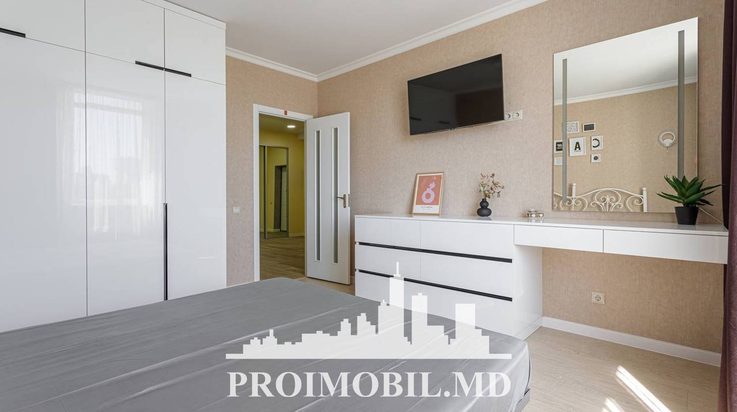 https://images.proimobil.md/ozEivybQq58-YP1w_GyliI-27z9A-d33GEZmbvtPAhA/watermark:0.75:so:0:30:0.39/resize:fill:1460:816:1/gravity:ce/bG9jYWw6Ly8vZXN0YXRlL2xyL2QzMjU3ZWYxLWJiZTUtNGNlMS04OWZkLWVhODAyNjQwYWE3NC5qcGVn