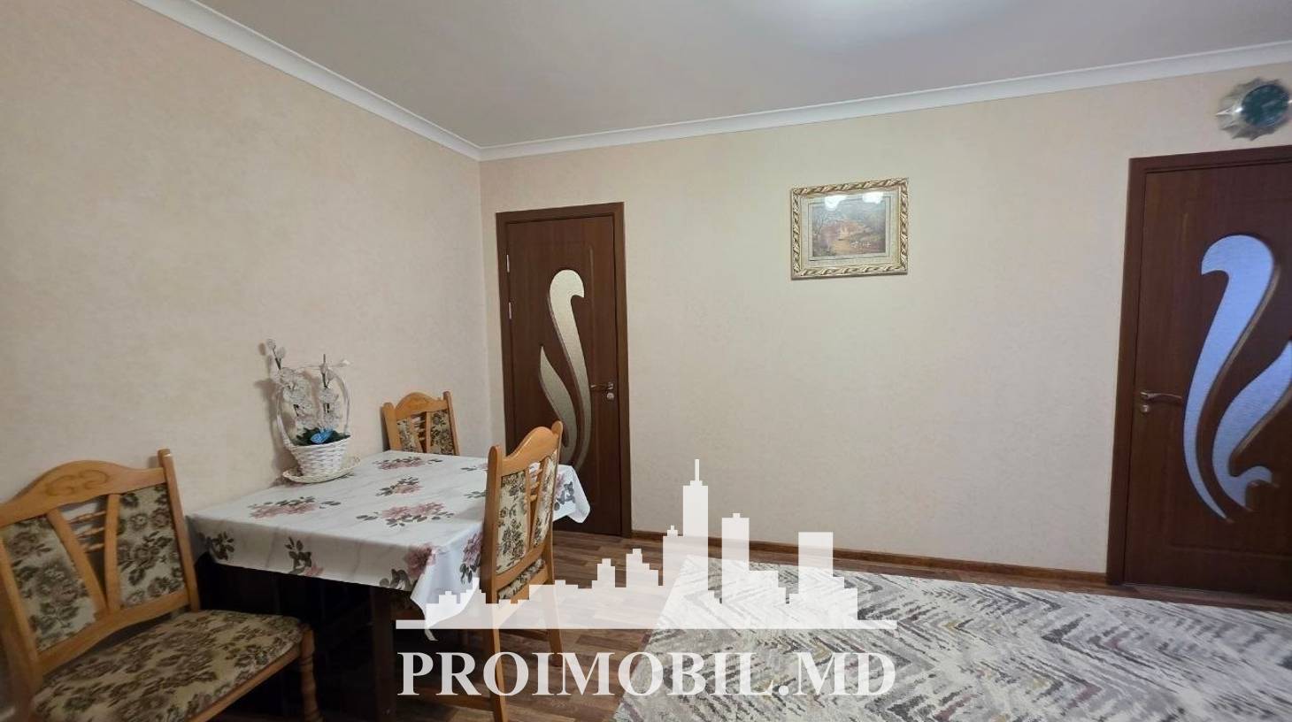 https://images.proimobil.md/p-wCHvIMXGOlgYoACJKJYdKFU9Ak38uifpP8ngWjXyM/watermark:0.75:so:0:30:0.39/resize:fill:1460:816:1/gravity:ce/bG9jYWw6Ly8vZXN0YXRlL2xyL2ZiNjgzNzM3LWVlN2ItNDk2My1hNTMxLWU5MjQwNmYwMTk1Yy5qcGVn