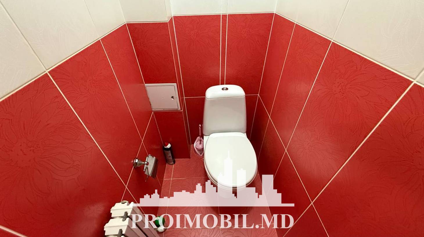 https://images.proimobil.md/p24T6Jc8x98WdKQp9FL04EAD5lamJHFVT3i6xOL-GjE/watermark:0.75:so:0:30:0.39/resize:fill:1460:816:1/gravity:ce/bG9jYWw6Ly8vZXN0YXRlL2xyL2JhYmU0ZGIyLWUyM2YtNGRjYy1iNmQzLTY0NTFmZDhiYmQ2Yi5qcGVn