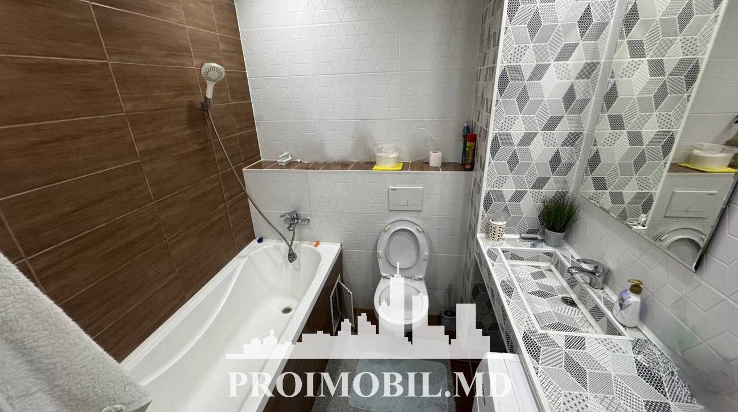 https://images.proimobil.md/p29yT2bNhhtw6xTUO6nZatAA7ttHtPBjvdCT58kijR0/watermark:0.75:so:0:30:0.39/resize:fill:1460:816:1/gravity:ce/bG9jYWw6Ly8vZXN0YXRlL2xyL2MyOWZiOWI5LTFmODgtNGIzNC1hMTEyLTFiMzM2M2M1ODFmMS5qcGVn