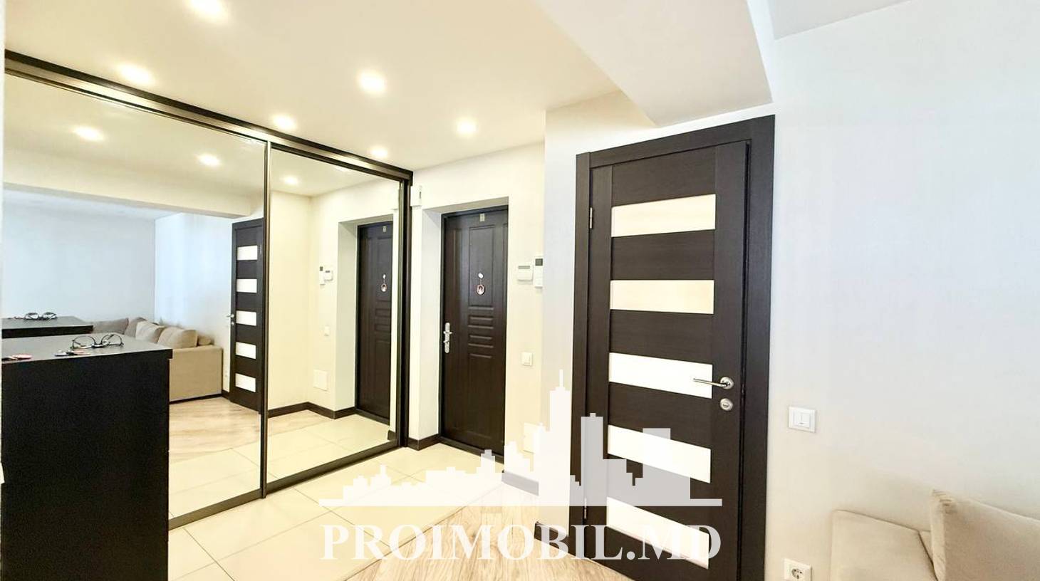 https://images.proimobil.md/p9fhG9yGzmuY4fQ912ZVdcxLZfuVsZiVys11RdtAe8E/watermark:0.75:so:0:30:0.39/resize:fill:1460:816:1/gravity:ce/bG9jYWw6Ly8vZXN0YXRlL2xyL2Q3ZmEzMjk4LTc2ODAtNDM3Mi1hZjUyLTcyNGM1ZmFkNGY1ZS5qcGVn