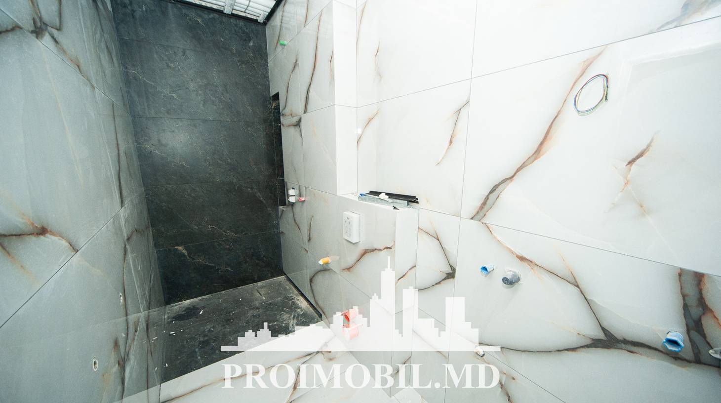 https://images.proimobil.md/p9xlC_boGLJCf7brNEsYeTRsE6qOLPuoozMlyT3iHK4/watermark:0.75:so:0:30:0.39/resize:fill:1460:816:1/gravity:ce/bG9jYWw6Ly8vZXN0YXRlL2xyLzA2NjczNzRmLWRjMGQtNGRmZi04OGNjLThlODAwOTEzYTdhNy5qcGVn