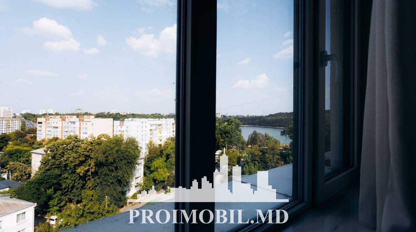 https://images.proimobil.md/pAA4Inw134N-_YAJHrXJCs75DuHLg92OzcL2kGPB1sk/watermark:0.75:so:0:30:0.39/resize:fill:1460:816:1/gravity:ce/bG9jYWw6Ly8vZXN0YXRlL2xyLzM0YTBmMGExLTdjN2EtNDRhMy1hNzZkLTM4NTBkZjliNDFlMS5qcGVn
