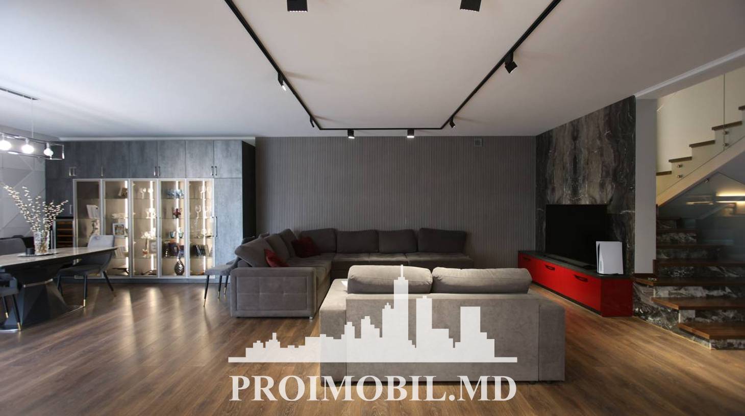 https://images.proimobil.md/pHwKGGTKXtu2jskM_rXEJ1Q0aLCykI81u5Yzsja1tCU/watermark:0.75:so:0:30:0.39/resize:fill:1460:816:1/gravity:ce/bG9jYWw6Ly8vZXN0YXRlL2xyL2FhZDQ5MDFlLTI1OTAtNDNmNC1iZGQ4LTM1ZmJjNTI1ZDJhOC5qcGVn