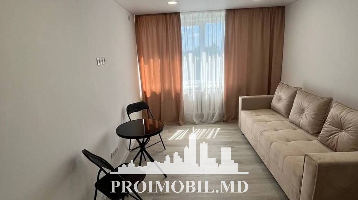 https://images.proimobil.md/pKax12X0JV4gbmOOZSuP0F--6Yq2AyMXnhBhGUGiI-8/watermark:0.75:so:0:30:0.39/resize:fill:1460:816:1/gravity:ce/bG9jYWw6Ly8vZXN0YXRlL2xyLzQ3Zjc2MWY2LWY4MGItNDAyZC1iYzFhLTM2ZTQyNWQ4MGNkZi5qcGVn