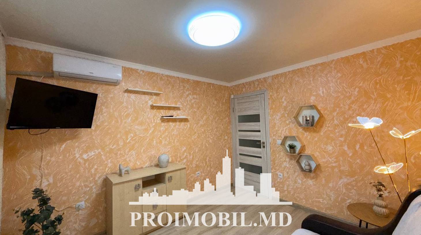 https://images.proimobil.md/pNIVAz_8DjU-n1q1h-Zv7t9Y-vvy41r7RoIZ1s0oY00/watermark:0.75:so:0:30:0.39/resize:fill:1460:816:1/gravity:ce/bG9jYWw6Ly8vZXN0YXRlL2xyLzNkYzdkMjkwLWIwN2MtNDg4YS04MTEzLTdiNmQxNjc0ZjZhOC5qcGVn