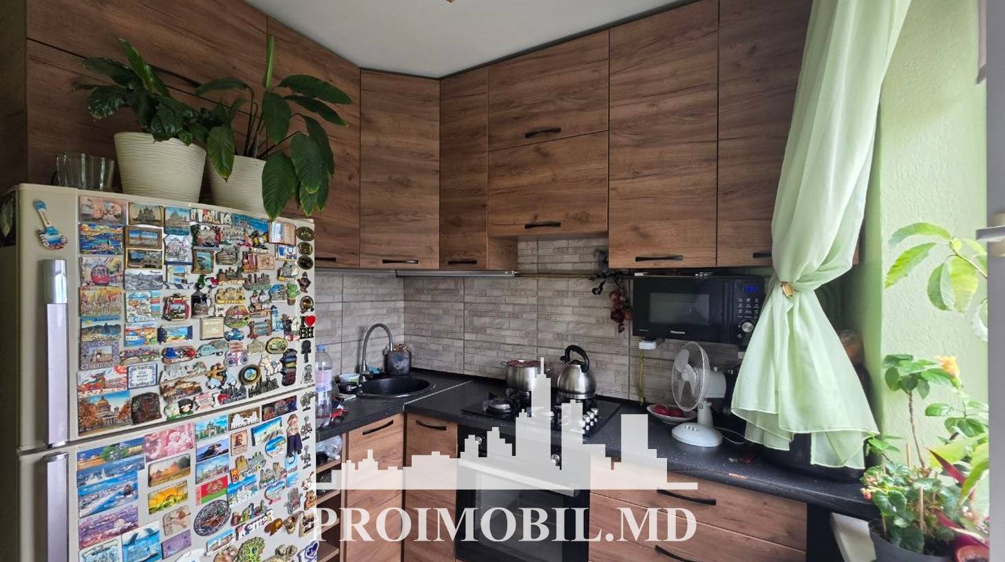 https://images.proimobil.md/pQYyg1AZO2tGjoIWfT2xsvkldg43P9skYPIy5oMqAnM/watermark:0.75:so:0:30:0.39/resize:fill:1460:816:1/gravity:ce/bG9jYWw6Ly8vZXN0YXRlL2xyL2Y2MzRkYzk5LWE4ZWQtNGNhZi04ZTFkLTkxMzU5YmQxYWYzMS5qcGVn