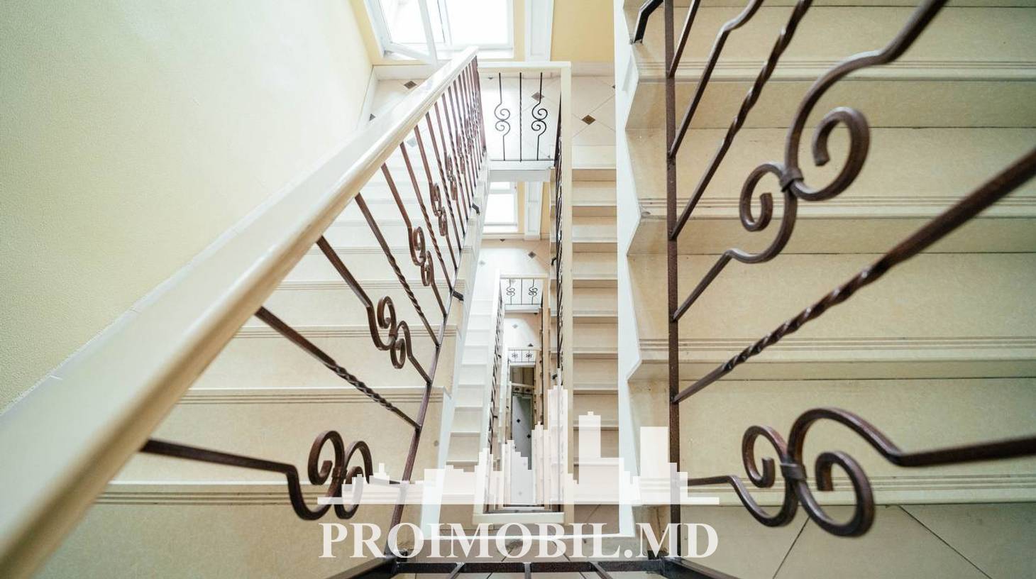 https://images.proimobil.md/pQcD_F65z8Ul_KVdskyMCRo8bFku1t4Hr_ffVYfQL88/watermark:0.75:so:0:30:0.39/resize:fill:1460:816:1/gravity:ce/bG9jYWw6Ly8vZXN0YXRlL2xyLzc1NTIyYzc0LTk1YTMtNDYxYi1iODBhLWM1Y2MyZGVjOWY5MC5qcGVn