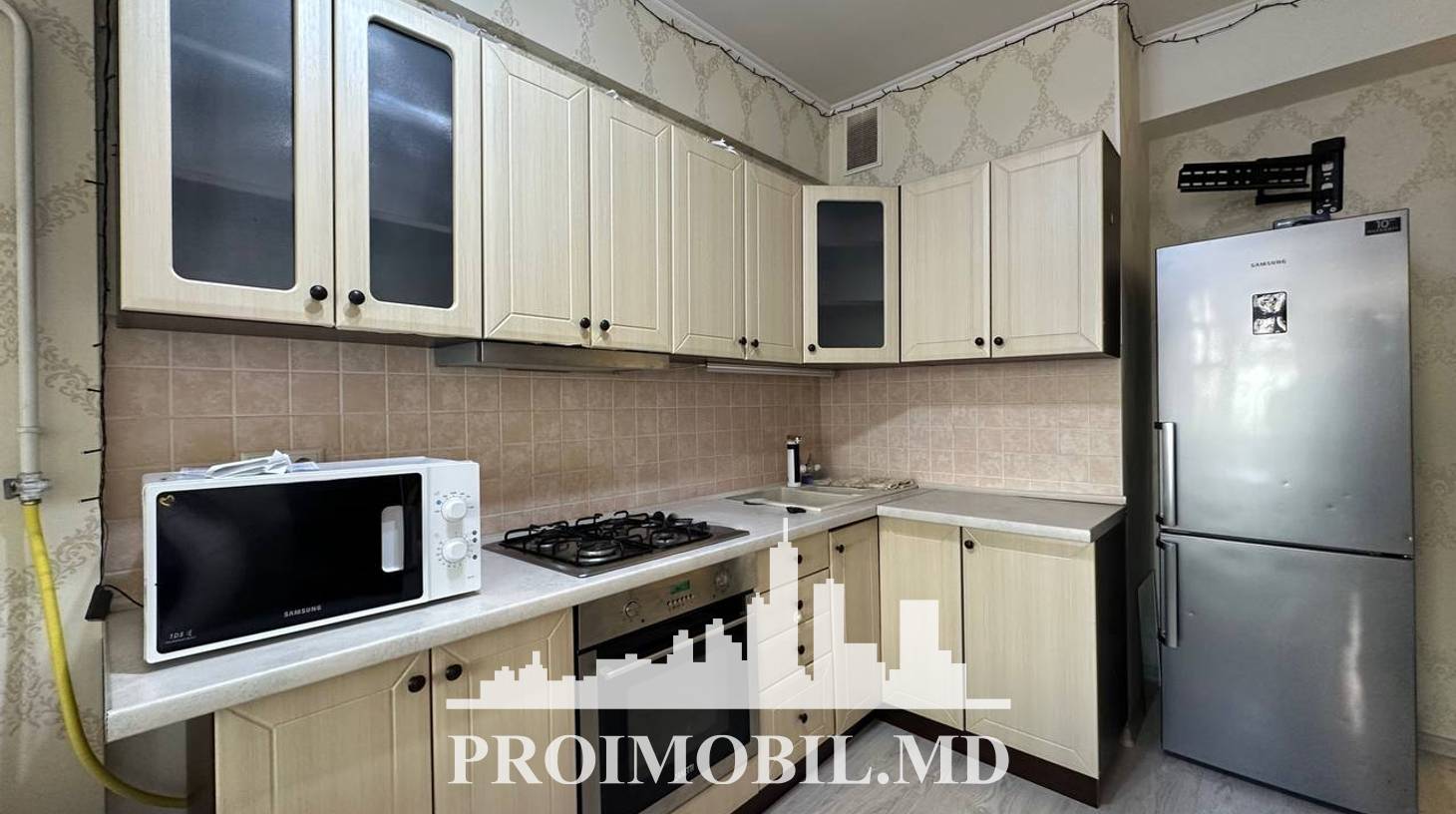 https://images.proimobil.md/pU4e267VVjoUKZFdGVv4qUAjZ6TVsVWQeGbUgy40X8Q/watermark:0.75:so:0:30:0.39/resize:fill:1460:816:1/gravity:ce/bG9jYWw6Ly8vZXN0YXRlL2xyL2ZkN2M4OThkLTg5MmItNDFjMy04NTdhLWQ0ODM5MTYyYjIzZi5qcGVn