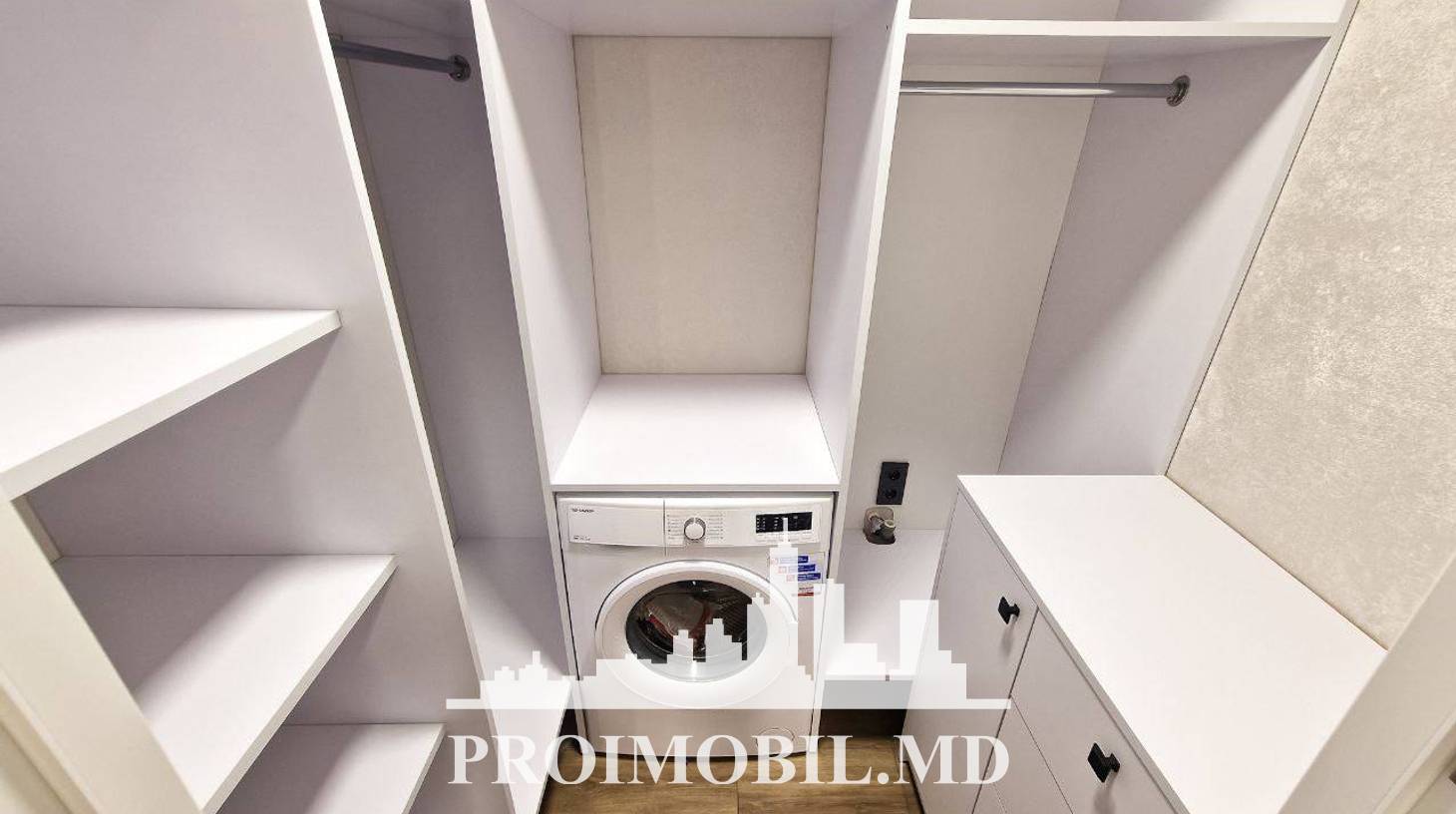 https://images.proimobil.md/pXgxEVBvX7IEWecA-_RlSZL7xtGxYX5sp2-ENho_dVo/watermark:0.75:so:0:30:0.39/resize:fill:1460:816:1/gravity:ce/bG9jYWw6Ly8vZXN0YXRlL2xyL2JmZmFhNmVhLTg3NzMtNDMzZC04NDYwLTA1MDlkOGNlZTkwMC5qcGVn