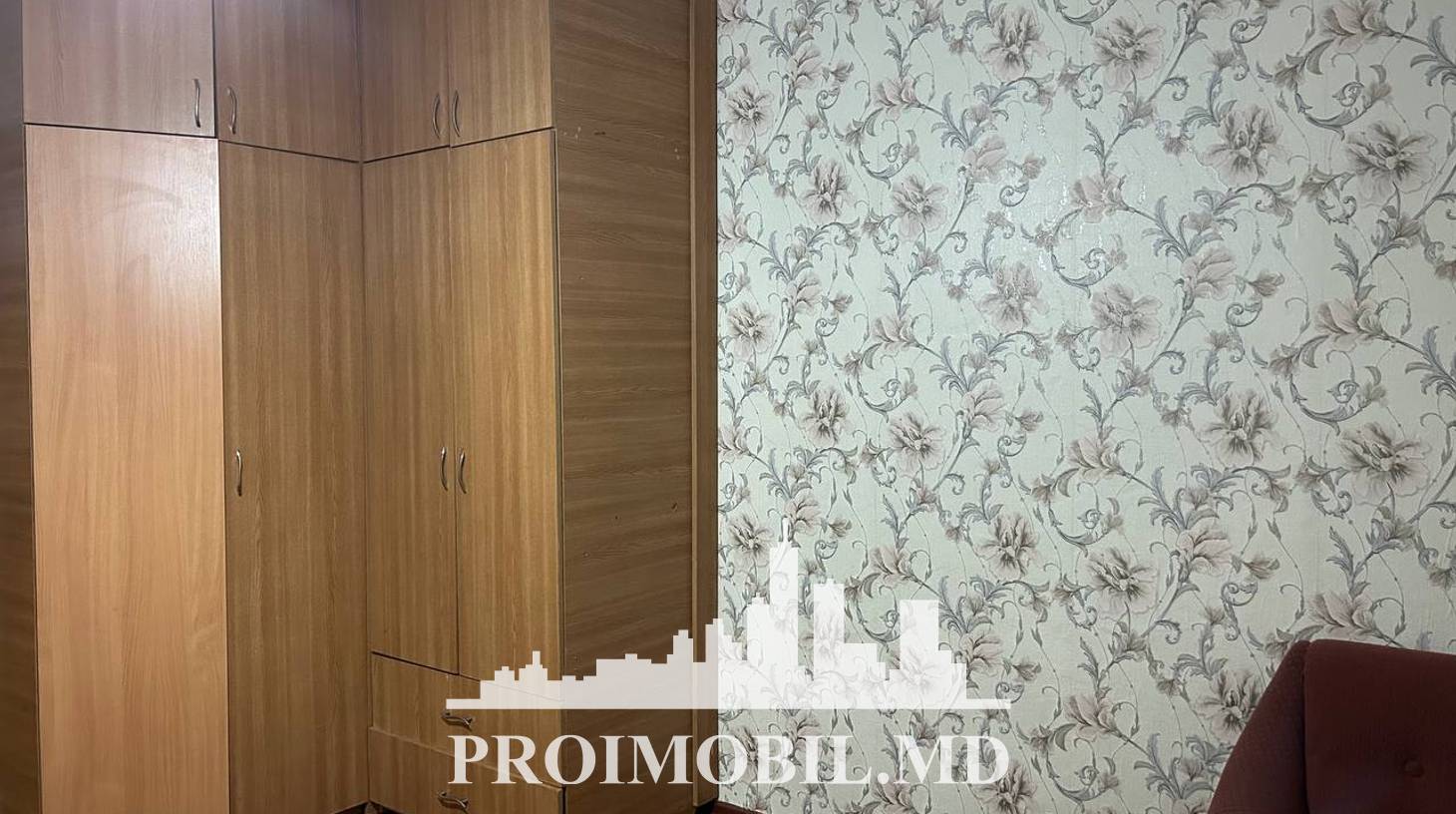 https://images.proimobil.md/pYte0dXWQh1o30n32ReFI0b0nu3WjB0rP0BQSb1vtQA/watermark:0.75:so:0:30:0.39/resize:fill:1460:816:1/gravity:ce/bG9jYWw6Ly8vZXN0YXRlL2xyLzNhZDI0NzQzLTVmMTgtNDRmOC04YTY0LTEyMzMyNWE2NGU1YS5qcGVn