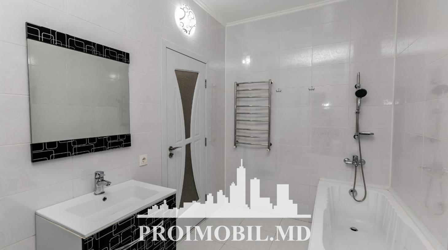 https://images.proimobil.md/paF3Syt3er8nmCtTPkBKTntDJ8cdfhBZ5rC-qj4sZs0/watermark:0.75:so:0:30:0.39/resize:fill:1460:816:1/gravity:ce/bG9jYWw6Ly8vZXN0YXRlL2xyLzY2NWEyNTI4LWExNDEtNGU1Yi1iZjlmLWJjMTY2MTA5ZjQ0YS5qcGVn