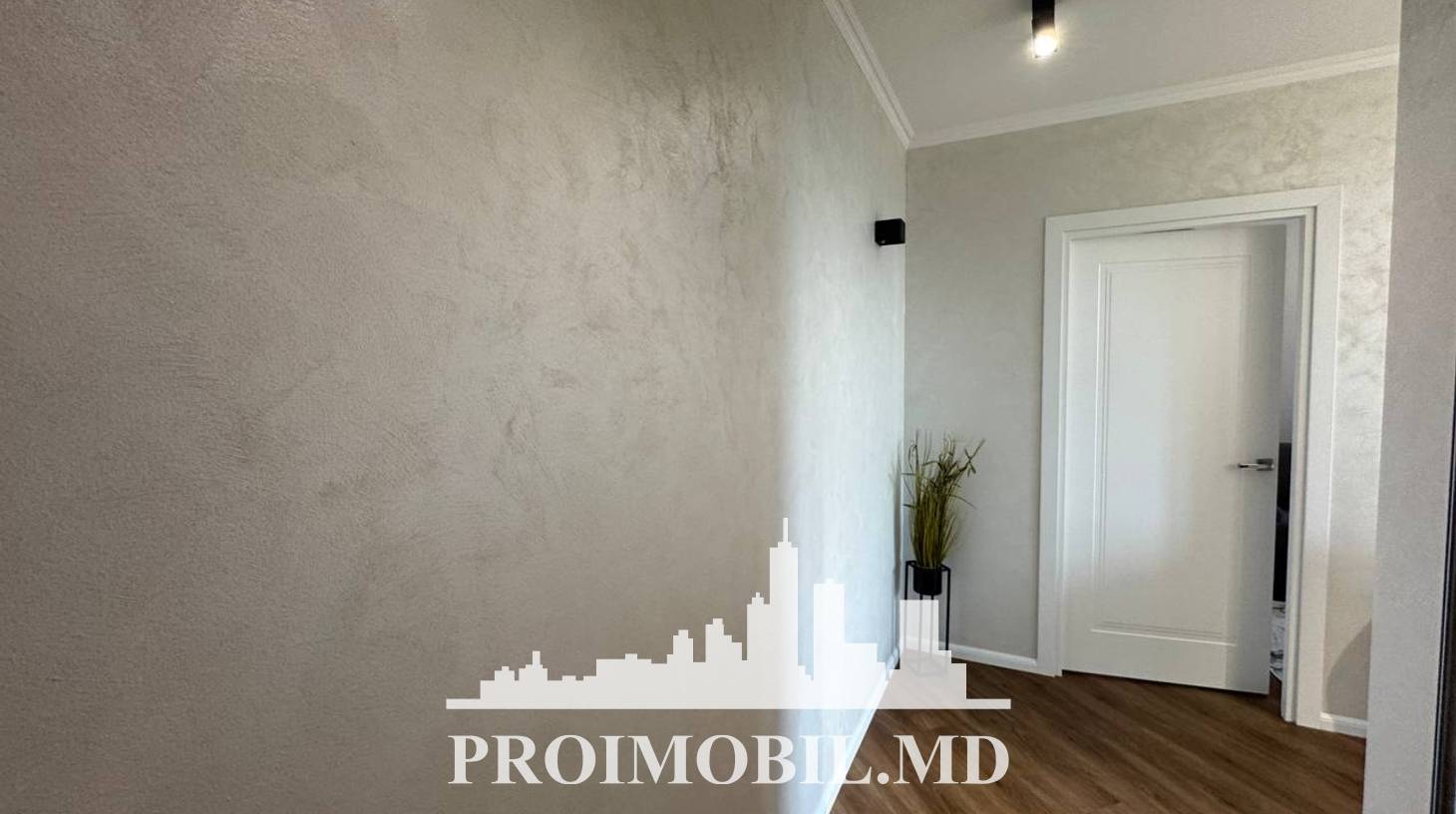 https://images.proimobil.md/pdAgTdO7K-JOZNAsz32xMIQCFQwzn71ySsrpb7K3CVc/watermark:0.75:so:0:30:0.39/resize:fill:1460:816:1/gravity:ce/bG9jYWw6Ly8vZXN0YXRlL2xyL2Y5ODIyYTU2LWIzOWUtNDdkZi1hMTk3LThlMzA3NTc5ZDIxZi5qcGVn