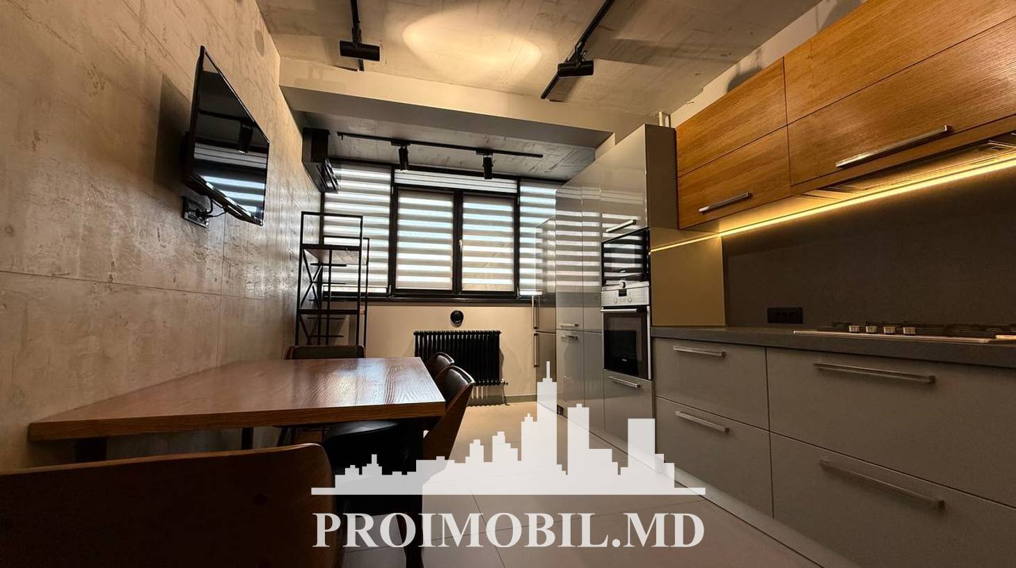 https://images.proimobil.md/pdZa07Ze02lXNeELF8_4iRZ_HfQWkP45yMJLA9Y2yI4/watermark:0.75:so:0:30:0.39/resize:fill:1460:816:1/gravity:ce/bG9jYWw6Ly8vZXN0YXRlL2xyL2YzYmU3MzU3LWRiMDItNDcwOC1hYWNkLTg1YTkwZWY3ZjVjMS5qcGVn