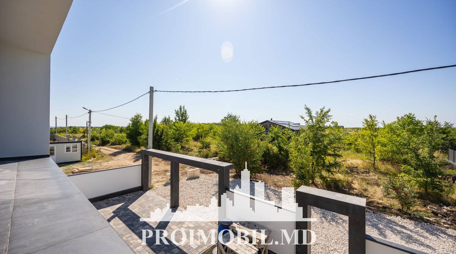 https://images.proimobil.md/phL3ELrG7rY-KrvBN-iPtuQDOiEEQezgt0kssmBAfvM/watermark:0.75:so:0:30:0.39/resize:fill:1460:816:1/gravity:ce/bG9jYWw6Ly8vZXN0YXRlL2xyL2QyMmI1NDcyLWMyZmUtNGNmNi04N2QyLTM1Y2ZjNDRjNTFkNS5qcGVn