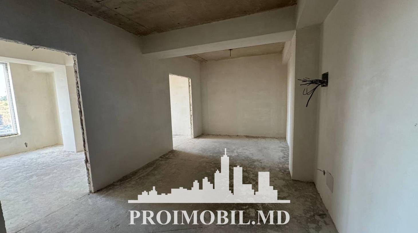 https://images.proimobil.md/piAMwMzVZ4CK27Qe3GSBCVYADjgvd4kdQ9s04p0aNRg/watermark:0.75:so:0:30:0.39/resize:fill:1460:816:1/gravity:ce/bG9jYWw6Ly8vZXN0YXRlL2xyL2Y3NmZlYWY4LTViYTctNGQ5OS1hYzM2LTAwOGIyNzUyZWZhOS5qcGVn