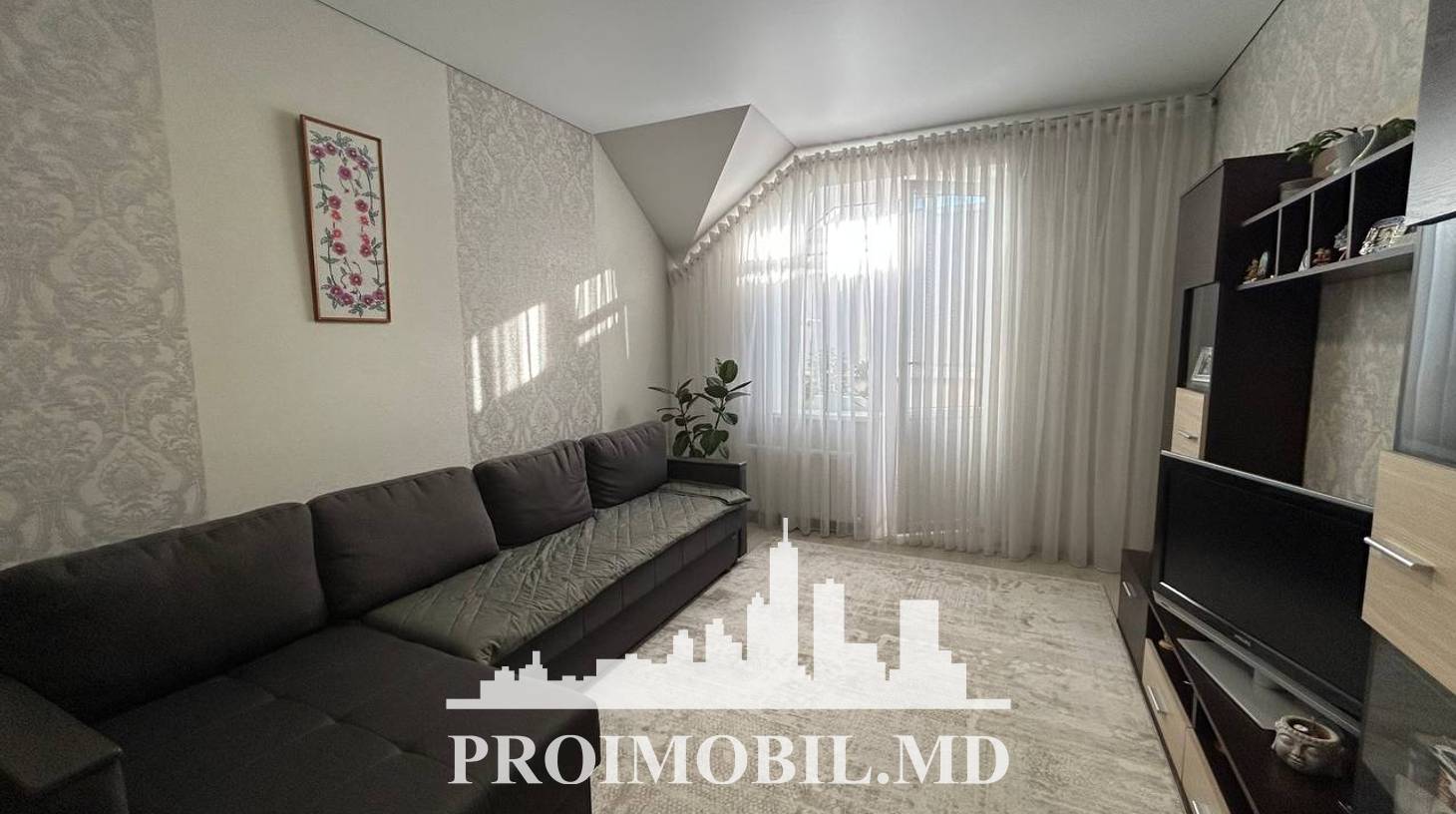 https://images.proimobil.md/piKQquMqJgy91ZrerIiDxvNKCp60csYG9O1Yg4zlcSE/watermark:0.75:so:0:30:0.39/resize:fill:1460:816:1/gravity:ce/bG9jYWw6Ly8vZXN0YXRlL2xyL2ZlZTE0NmY5LTUwNWEtNDBmMi05ZjNiLWQwZGQxODJiMjg3MS5qcGVn