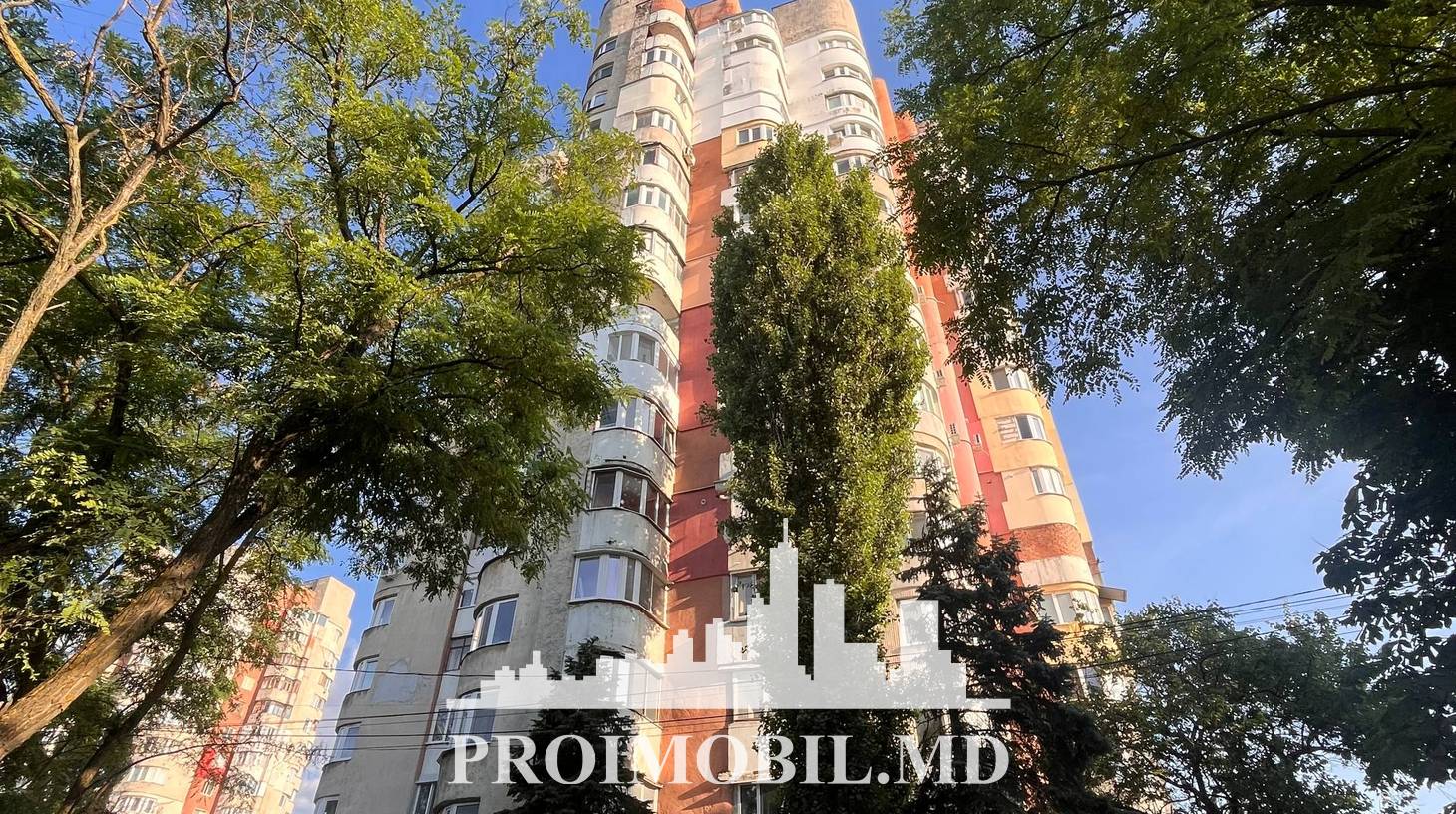 https://images.proimobil.md/pimQb5IRQMX9GBRx7BKr7ETon92XmQtGfr2e0LGZt0I/watermark:0.75:so:0:30:0.39/resize:fill:1460:816:1/gravity:ce/bG9jYWw6Ly8vZXN0YXRlL2xyLzE5NmUzMWFiLWQ5MjktNDM2Ny1iYmQ5LWNiYjdlY2NiMzhkNS5qcGVn