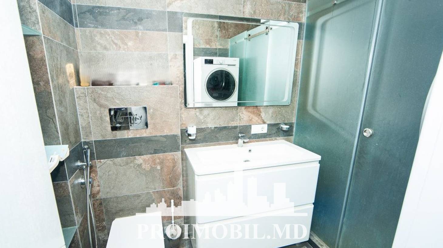 https://images.proimobil.md/pkLFi2862z9iir2zSaKyqTqrm04u_tcxyRkBWefwSTs/watermark:0.75:so:0:30:0.39/resize:fill:1460:816:1/gravity:ce/bG9jYWw6Ly8vZXN0YXRlL2xyLzVhMDUwMjdiLTMyZjQtNGYzYS1hMWQ4LTk2YTU2NzAyYmFlZS5qcGVn