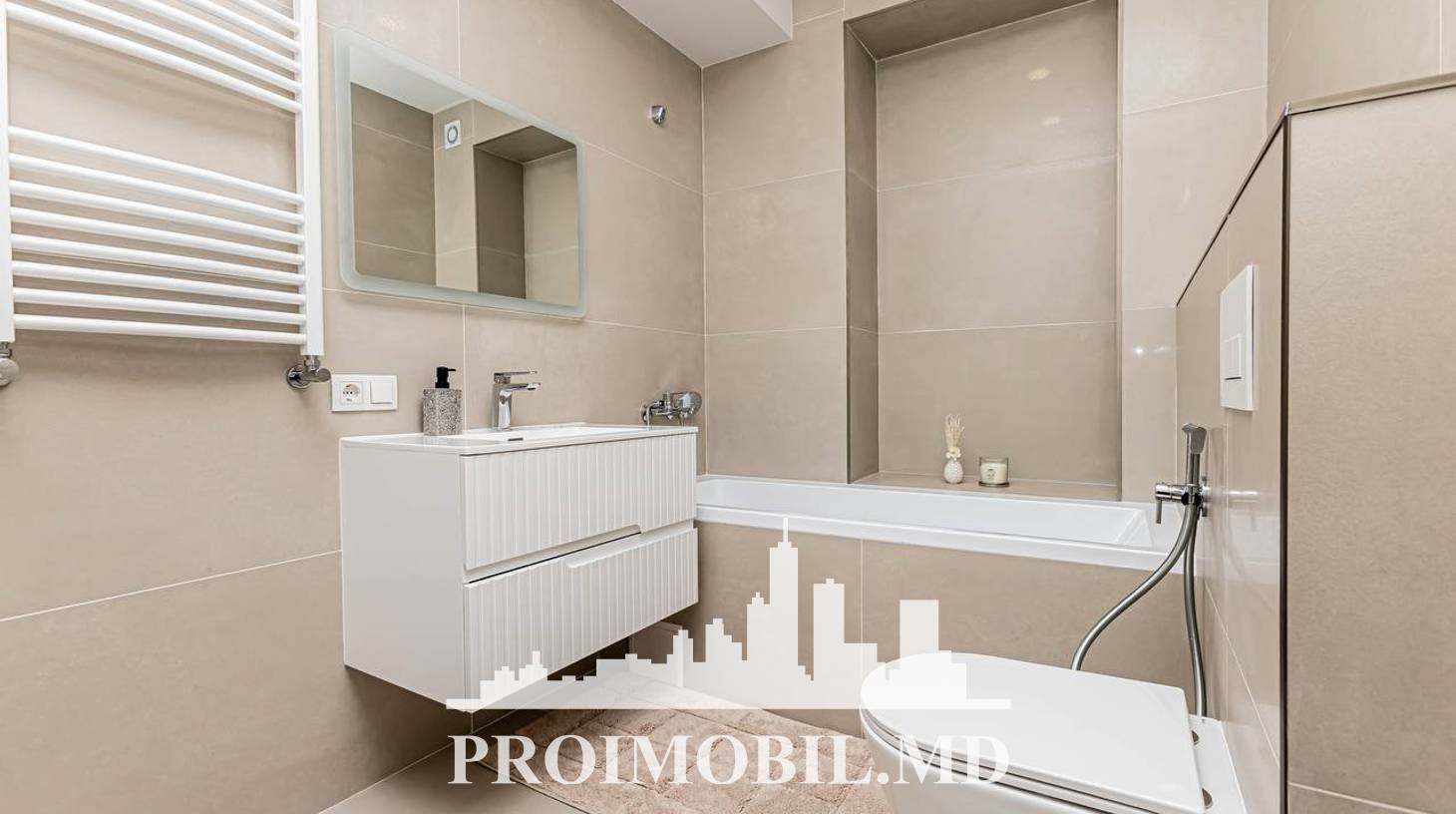 https://images.proimobil.md/pl_61mQrIas5TpGF-HqU6N4vNHcerGCXE8t4CJXQqsw/watermark:0.75:so:0:30:0.39/resize:fill:1460:816:1/gravity:ce/bG9jYWw6Ly8vZXN0YXRlL2xyLzk5Nzg1MzFjLWY3OTItNGUyZS1iY2RlLTA0ODAzZWMzN2RhNS5qcGVn