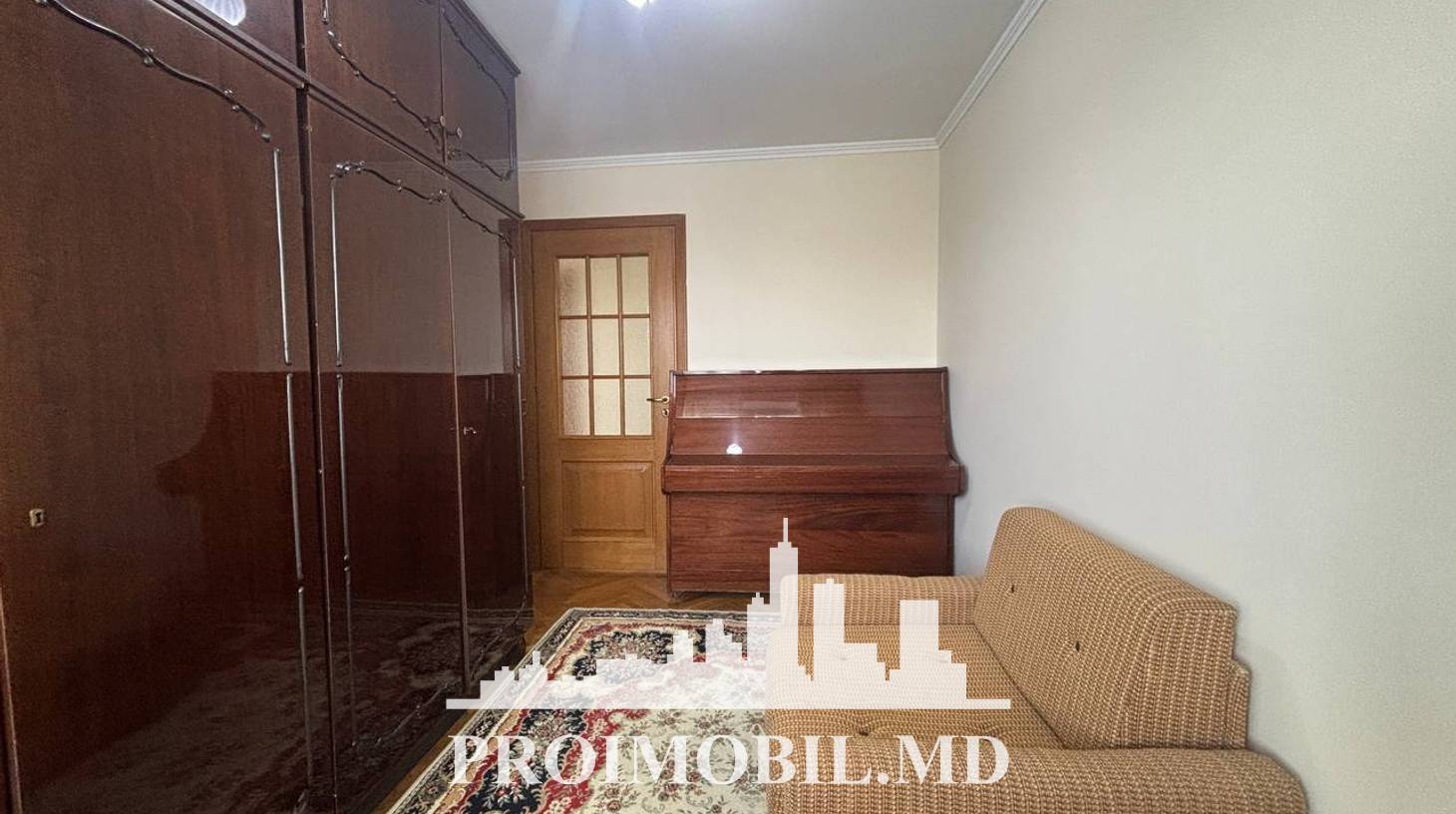 https://images.proimobil.md/pnGZxggdOoViKJroVJ0ghBua0T-mC1f6WWrjTXbD73k/watermark:0.75:so:0:30:0.39/resize:fill:1460:816:1/gravity:ce/bG9jYWw6Ly8vZXN0YXRlL2xyLzAxYzlkZmY2LTFiZWItNDcyYS05ZDZhLTBhZDNkNWFmYmU4OC5qcGVn