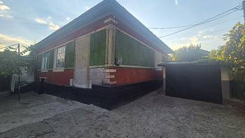 https://images.proimobil.md/pnYaOVxWaWGuGPnsU_z3wRzBenq2JyuGb0j3Z-oqzao/resize:fill:350:198:1/gravity:ce/bG9jYWw6Ly8vZXN0YXRlL2xyL2I2MDJiMDhjLWVkMzgtNDMwNS05NjliLTkwYjk2NWEyNDZhOS5qcGVn