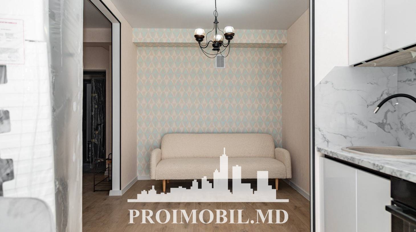 https://images.proimobil.md/pooM873kIZkItZkbE3vfywtQwSG4bHIC3q2IzfLXbh8/watermark:0.75:so:0:30:0.39/resize:fill:1460:816:1/gravity:ce/bG9jYWw6Ly8vZXN0YXRlL2xyLzRjODIxM2IyLWIwMDgtNDRhNi04YTcwLTZkMzc4NmY5NjlmMC5qcGVn