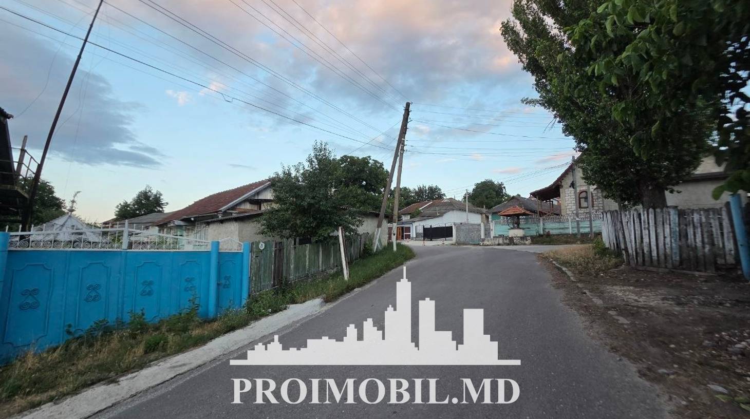 https://images.proimobil.md/pp5Ru14_Wfea6YIyYzp0B-KijrDvyb8wAckD2JuqQIs/watermark:0.75:so:0:30:0.39/resize:fill:1460:816:1/gravity:ce/bG9jYWw6Ly8vZXN0YXRlL2xyLzZhYTMzOGNmLWRhMDItNDcyOS04NjU0LWMxZDlmMzc0ZDI0MC5qcGVn