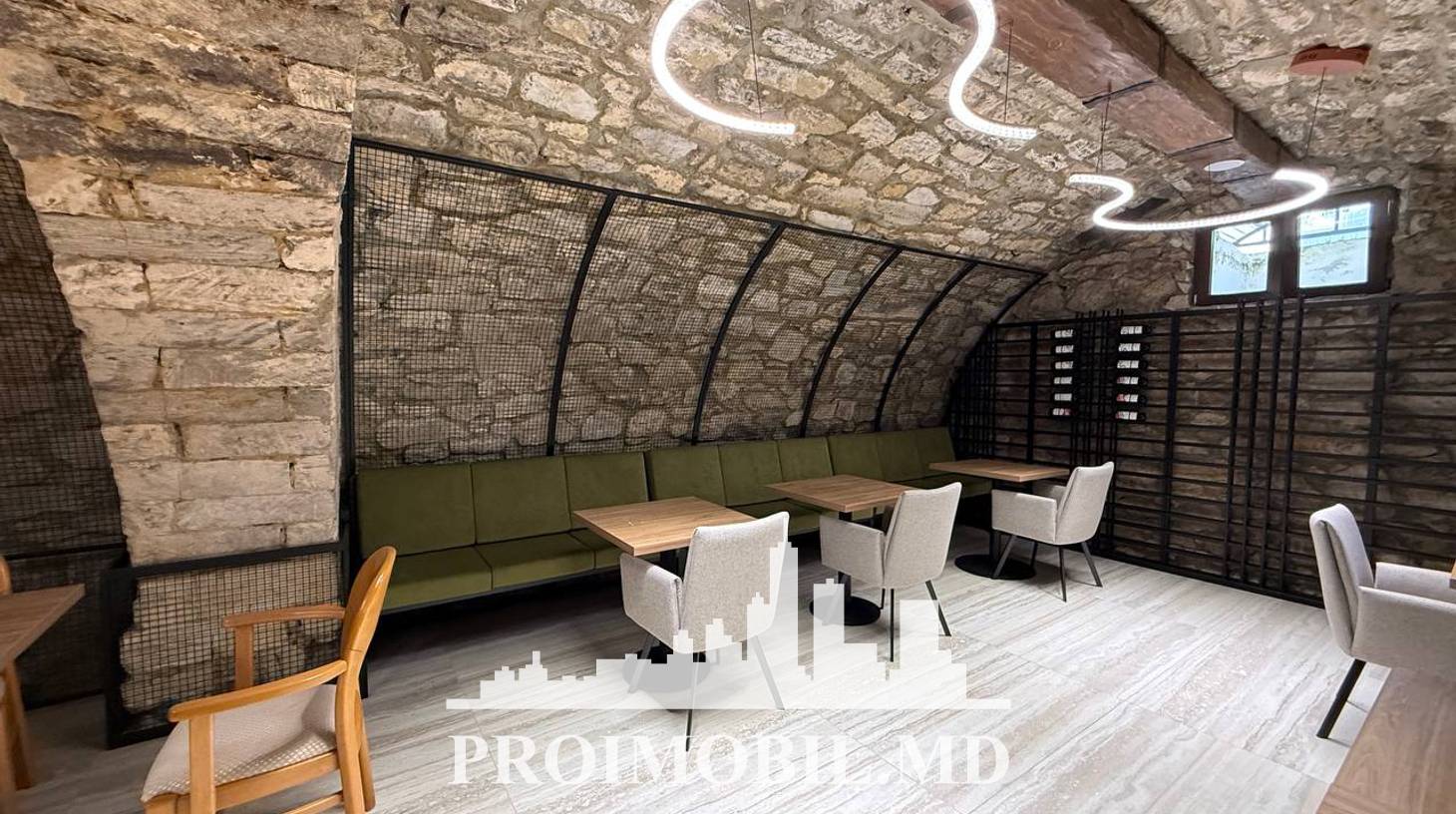 https://images.proimobil.md/pp5rrgt8o-2wCqCtHnFHo4r_ICin8h_UiAJiiiWScpQ/watermark:0.75:so:0:30:0.39/resize:fill:1460:816:1/gravity:ce/bG9jYWw6Ly8vZXN0YXRlL2xyLzQzMDVjODYwLTc1NGEtNGFlMi04OTM2LTRlZmQwMTQ0MTMyZS5qcGVn