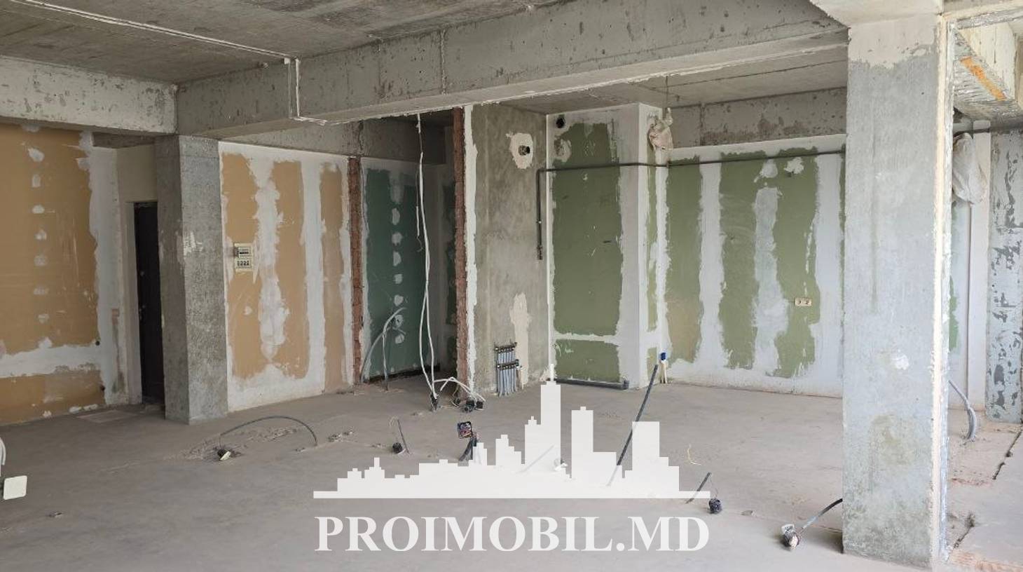https://images.proimobil.md/pqDYzcYZLE1lKPAsh_j2H1MK4j__NUyhbFqre53zxEk/watermark:0.75:so:0:30:0.39/resize:fill:1460:816:1/gravity:ce/bG9jYWw6Ly8vZXN0YXRlL2xyLzczNWY2YmNjLTg4NzktNDVjMC1hZjEyLTU3MDBjNzE5M2Q5Yy5qcGVn