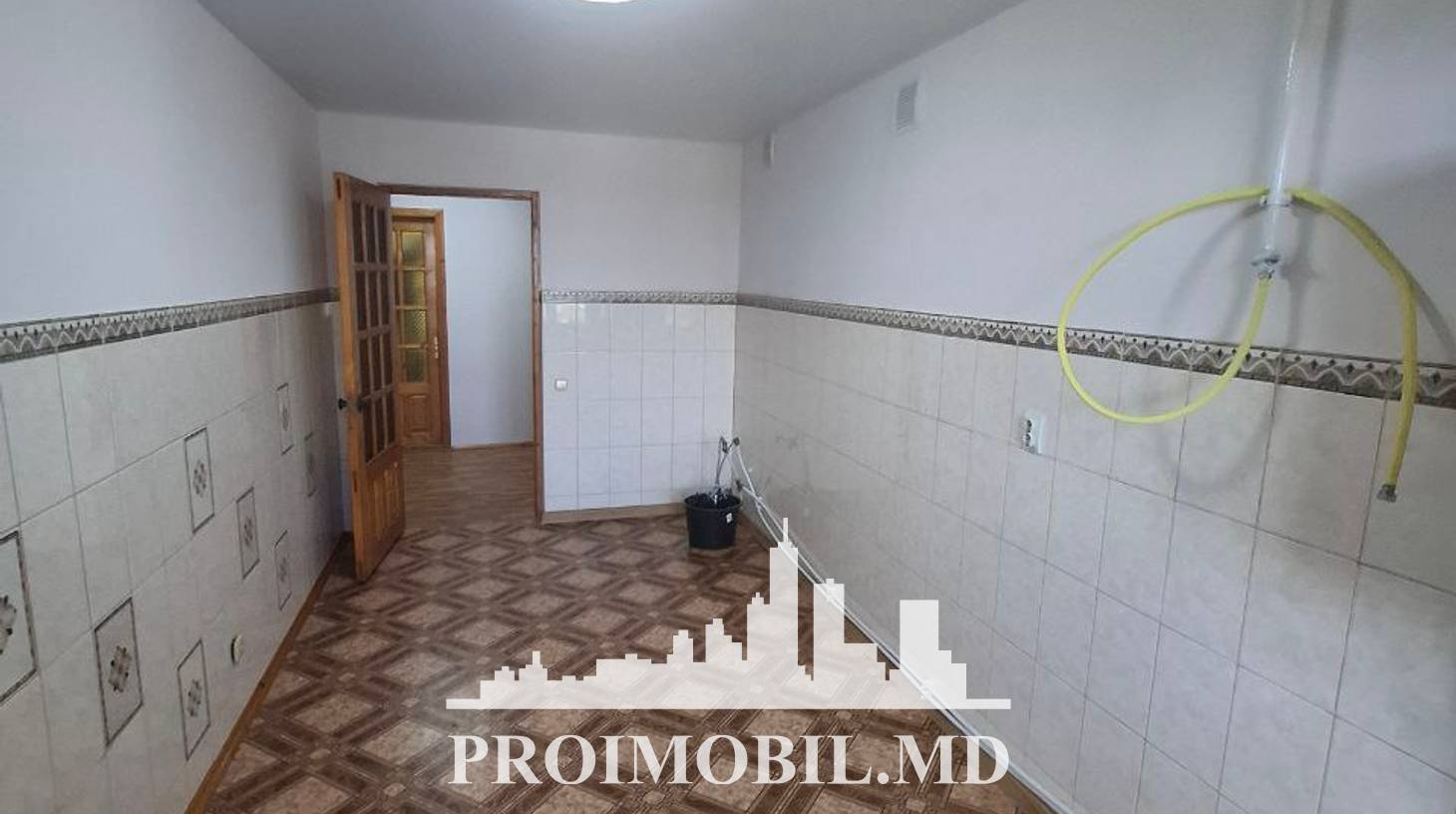 https://images.proimobil.md/pqZ-MazY5VSf_h_ltmqjDq8uZuQjCz1O5zib-GKoB8Q/watermark:0.75:so:0:30:0.39/resize:fill:1460:816:1/gravity:ce/bG9jYWw6Ly8vZXN0YXRlL2xyLzMwNWNjNzkwLWJiNjMtNDQzMi05YWIwLTVhOTVlYTA4YzZmZC5qcGVn