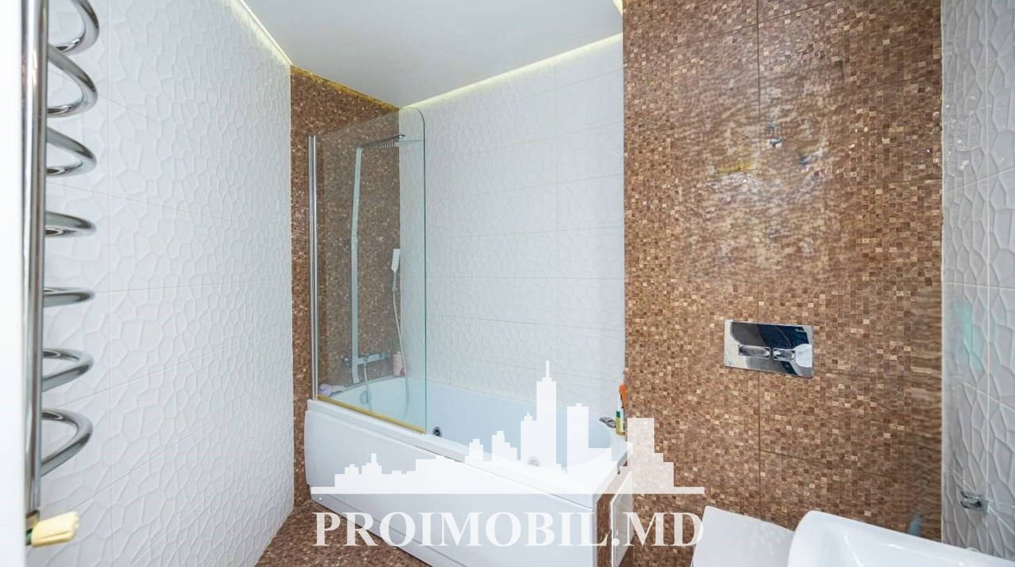 https://images.proimobil.md/pv01-N5WYgqKOjpWm9p82k0OVHmaNCuOWPwYc_uvjbs/watermark:0.75:so:0:30:0.39/resize:fill:1460:816:1/gravity:ce/bG9jYWw6Ly8vZXN0YXRlL2xyLzg4NTg3ODNjLWM3ZWMtNGZiNC05ODc5LTEwM2Y3ZTJmZjBiZC5qcGVn