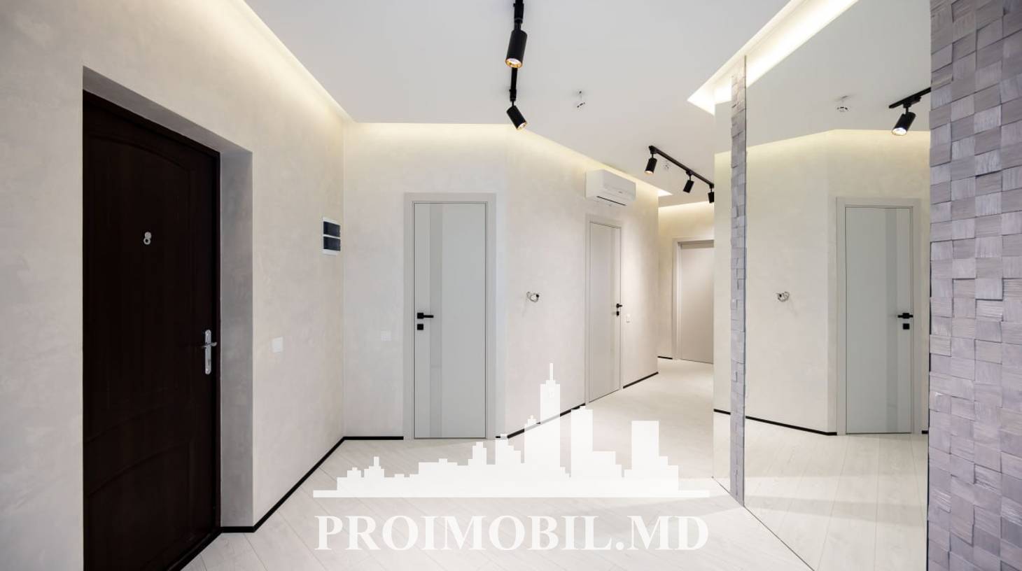 https://images.proimobil.md/pwIiOfk9_wlZrQRYaNee7LgfhM_UyGr4GYv7zQO3qaQ/watermark:0.75:so:0:30:0.39/resize:fill:1460:816:1/gravity:ce/bG9jYWw6Ly8vZXN0YXRlL2xyL2I0Nzc2YWIzLTM4MGQtNDgwOC1iOWNlLWExM2ZhOTVhNjA0MS5qcGVn