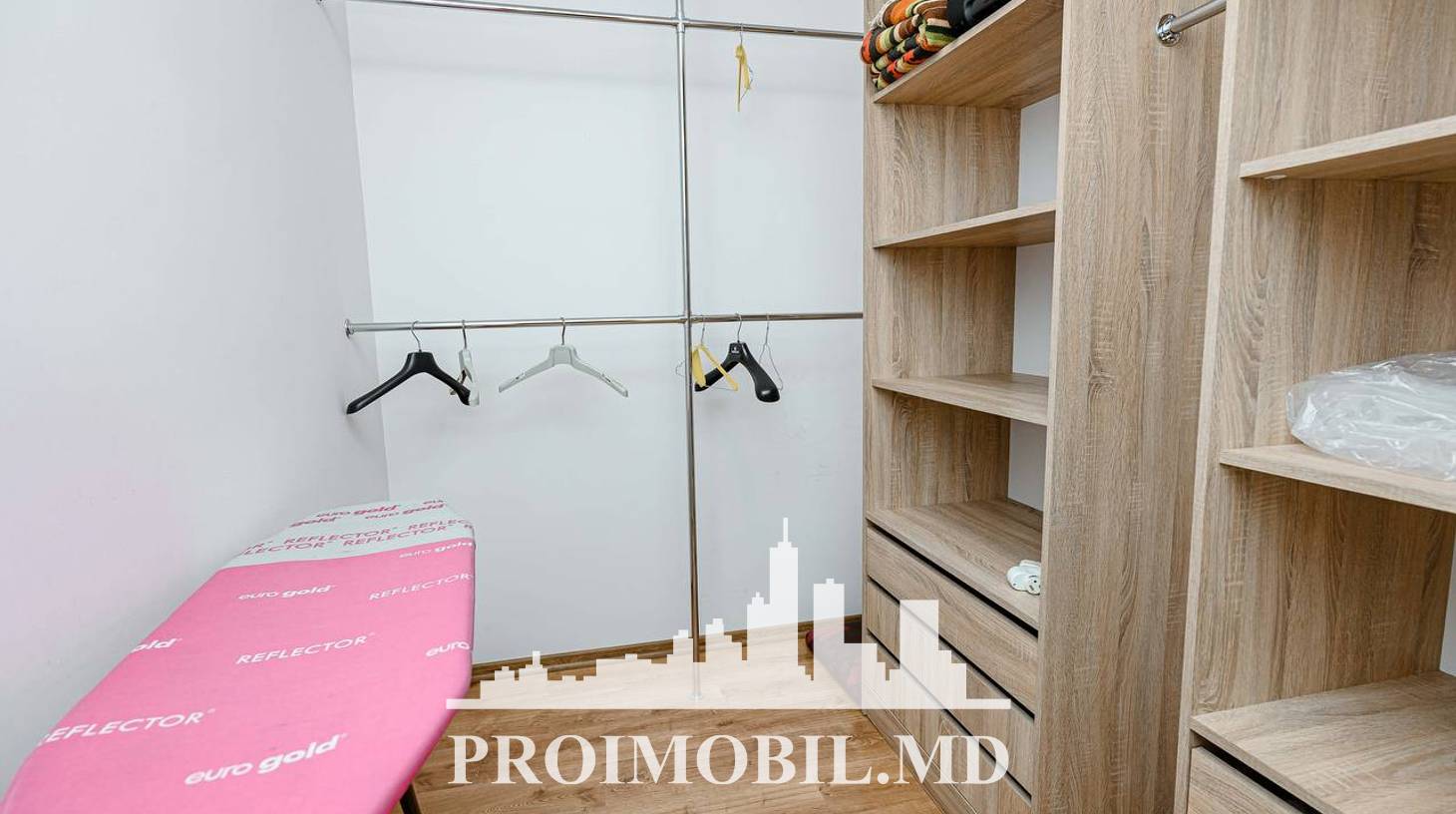 https://images.proimobil.md/pycTj4SUdsWkCERakCaUoLOoyCdIfPxnsBo2a1hHT80/watermark:0.75:so:0:30:0.39/resize:fill:1460:816:1/gravity:ce/bG9jYWw6Ly8vZXN0YXRlL2xyL2ExZTI1MjFlLTI2OTItNDUwNi1hZGQ4LWU5NDljOTFiNWQ1OC5qcGVn