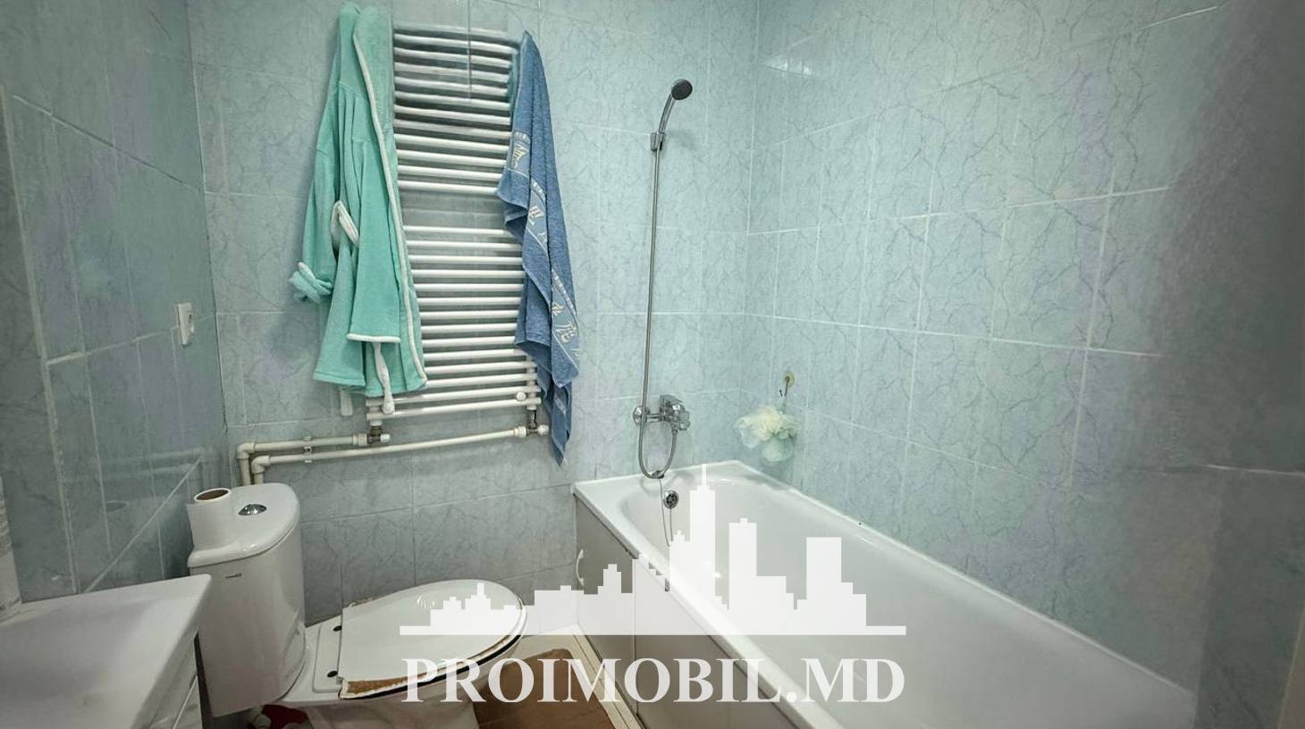 https://images.proimobil.md/pzy8_m6aoIPVhBbk1-i_kH5KuwvkbIXDHGdW3j3D8Xo/watermark:0.75:so:0:30:0.39/resize:fill:1460:816:1/gravity:ce/bG9jYWw6Ly8vZXN0YXRlL2xyLzNmOWY5NzU1LWVlOWYtNGY1ZS1iNTZmLTVkN2EzYjA4YWFkOC5qcGVn