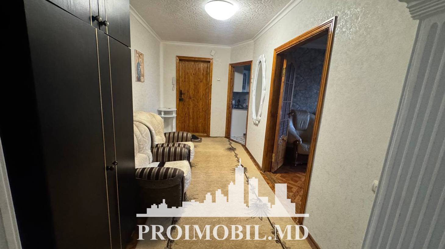 https://images.proimobil.md/q-fqRGePhCCBz9sCiP5cyIb1S21GXPpnuBBbQHIwE8A/watermark:0.75:so:0:30:0.39/resize:fill:1460:816:1/gravity:ce/bG9jYWw6Ly8vZXN0YXRlL2xyL2U5MDkzYTNkLWJlMWMtNGQwOC1iOTA2LWIwYmZmOWIxODg2ZC5qcGVn