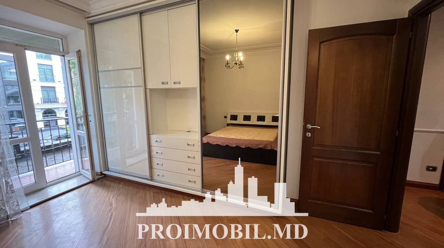 https://images.proimobil.md/q2TDfiheokzpTa-q_01FpUNWqBCmdmsgAXkUC42B6oM/watermark:0.75:so:0:30:0.39/resize:fill:1460:816:1/gravity:ce/bG9jYWw6Ly8vZXN0YXRlL2xyLzc3MDMyZWQ2LTk3MjEtNGNlZC04ZTY4LTIxOTlmNDJkZmEyMi5qcGVn