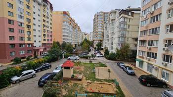 https://images.proimobil.md/q3K2Z2x_zpGoKpIeYsa-OsfYM0lXWuWr09cefW2dzlc/resize:fill:350:198:1/gravity:ce/bG9jYWw6Ly8vZXN0YXRlL2xyLzI5YTA4NGU5LTZmYjItNDg5My04MGIyLTZmY2QwZjkyMmZiMS5qcGVn