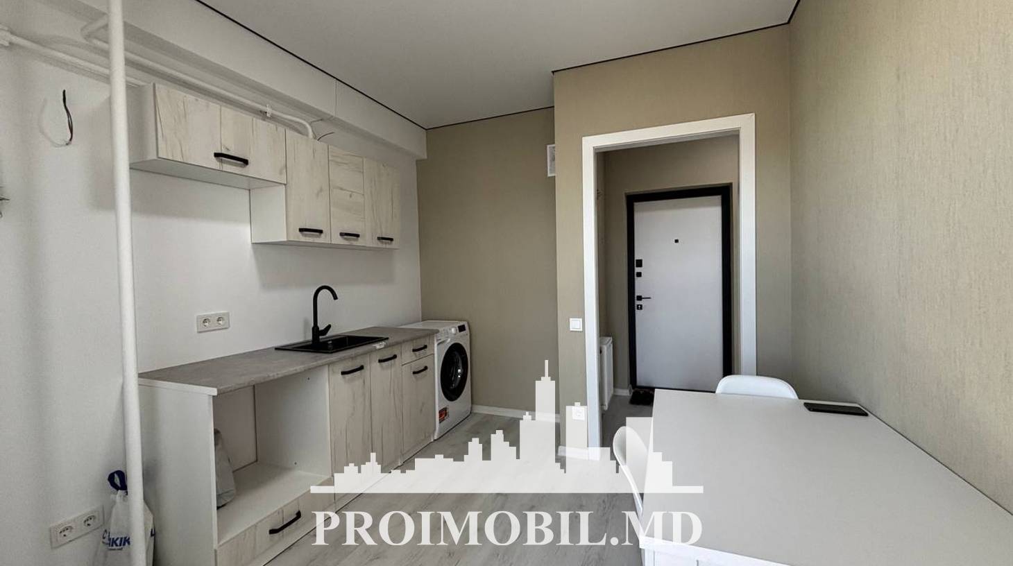 https://images.proimobil.md/q3N4pRY9UU78xow5Un7PZtCsPI1BsckJsZzfEmBCEcc/watermark:0.75:so:0:30:0.39/resize:fill:1460:816:1/gravity:ce/bG9jYWw6Ly8vZXN0YXRlL2xyLzFkNjExMjJhLWExNTEtNDU0YS04NTlhLTMzZmE5NWU2MDE2MC5qcGVn