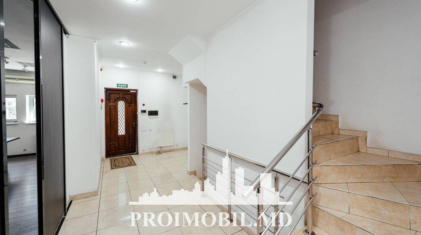 https://images.proimobil.md/q5d-9ApEnyvCEBaBsGg7buqdIuSm-qRV1nUZ0sepke8/watermark:0.75:so:0:30:0.39/resize:fill:1460:816:1/gravity:ce/bG9jYWw6Ly8vZXN0YXRlL2xyLzNhMjk5ODNmLTg3YmUtNDVlOS1iNjc1LTY5ODJlOWRkM2ZhOC5qcGVn