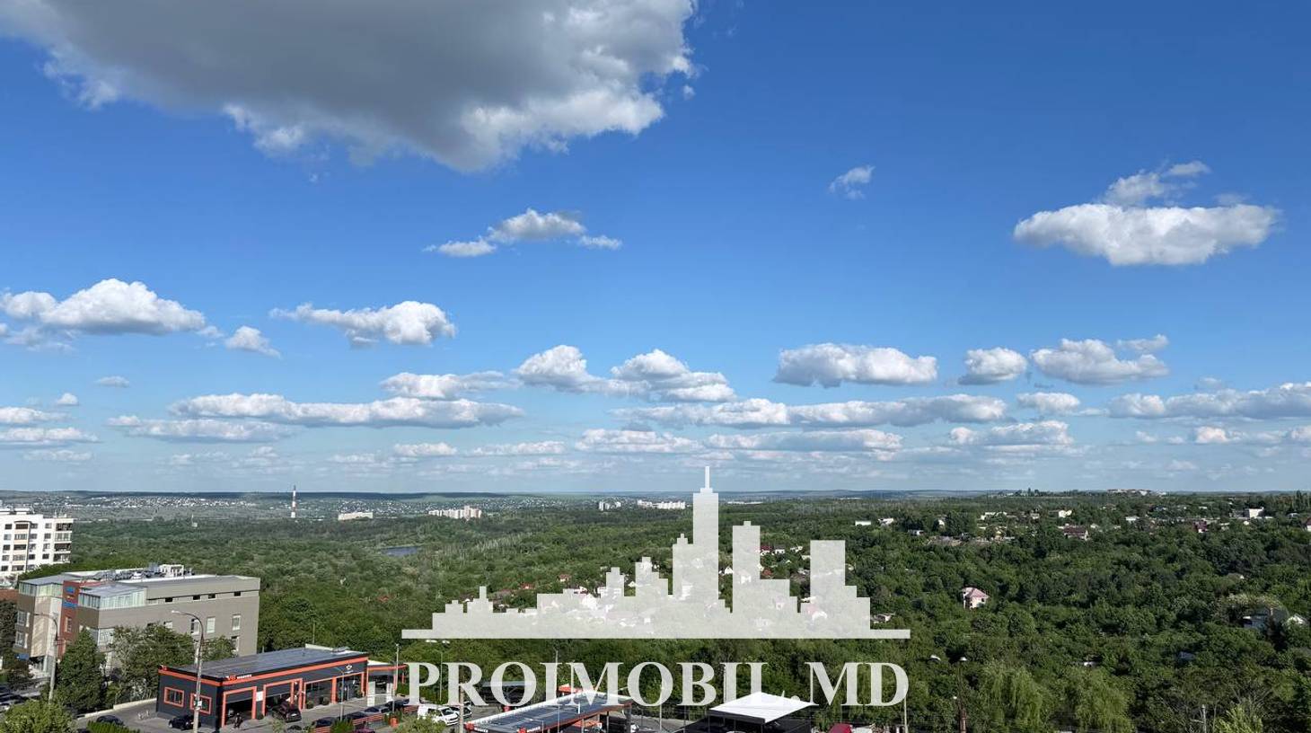 https://images.proimobil.md/q5lMubmVWNlnIflBR2nC5885GiZ76QP8TnVLOq47FPQ/watermark:0.75:so:0:30:0.39/resize:fill:1460:816:1/gravity:ce/bG9jYWw6Ly8vZXN0YXRlL2xyLzFmMjQ0YWUxLTRmNjktNDBmMC1iNThjLWJlMzhmYzhkYzZlOC5qcGVn
