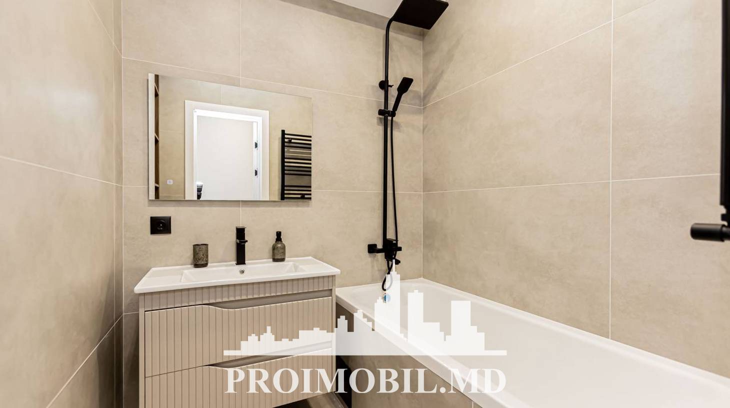 https://images.proimobil.md/q74QjL6JpeJn7jEDcW0W40J9TTf_YtJGRZdSSGZ54qY/watermark:0.75:so:0:30:0.39/resize:fill:1460:816:1/gravity:ce/bG9jYWw6Ly8vZXN0YXRlL2xyL2YwNTRkNDU1LTQ5YmUtNGI2ZS05YzViLWVkM2E1OGQyN2FiOC5qcGVn