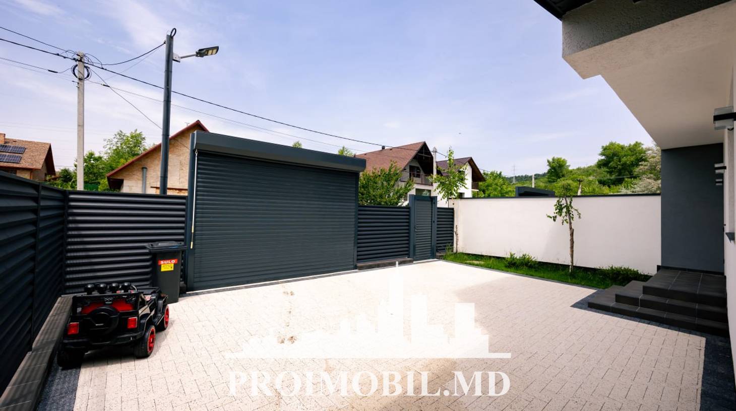 https://images.proimobil.md/q7Jk0PPuJhOCJyQuYlSHqkVv1MFWPni3AaeE0tzpWuU/watermark:0.75:so:0:30:0.39/resize:fill:1460:816:1/gravity:ce/bG9jYWw6Ly8vZXN0YXRlL2xyL2U2NjcyYjMxLTY5ZjQtNDk1NC04MTk1LWEyMmMxY2Y3MmJiYS5qcGVn