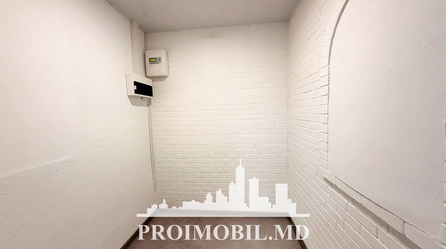 https://images.proimobil.md/q8C42W4AlQ0WpkOFt-cy_JN9Tfs4pJugvKjebnM9DOY/watermark:0.75:so:0:30:0.39/resize:fill:1460:816:1/gravity:ce/bG9jYWw6Ly8vZXN0YXRlL2xyL2Y5MTQ1YThhLTczZDItNDRhNS1iZmU5LWI4YWRmMjExM2NmYy5qcGVn