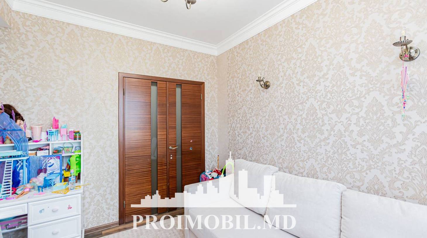 https://images.proimobil.md/q95cxFgM_yfSZibXXpI4_vr0E9VFsVTY8bVFr2RDhVM/watermark:0.75:so:0:30:0.39/resize:fill:1460:816:1/gravity:ce/bG9jYWw6Ly8vZXN0YXRlL2xyL2E5YWJhODlmLTk4ZTgtNGI1YS04YjhhLTlmZTM2MDZlMjU0YS5qcGVn
