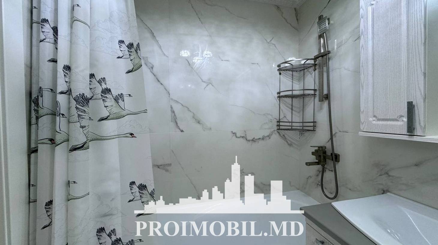 https://images.proimobil.md/q9LOq1y3srAbzn9GcLf5Rfts8AQQqASdcOpnCtDxOV8/watermark:0.75:so:0:30:0.39/resize:fill:1460:816:1/gravity:ce/bG9jYWw6Ly8vZXN0YXRlL2xyLzBkZDk0Y2E5LTIzNzAtNGFiYS05YmYyLTQ5ZTAzYjM1ZTBlNS5qcGVn